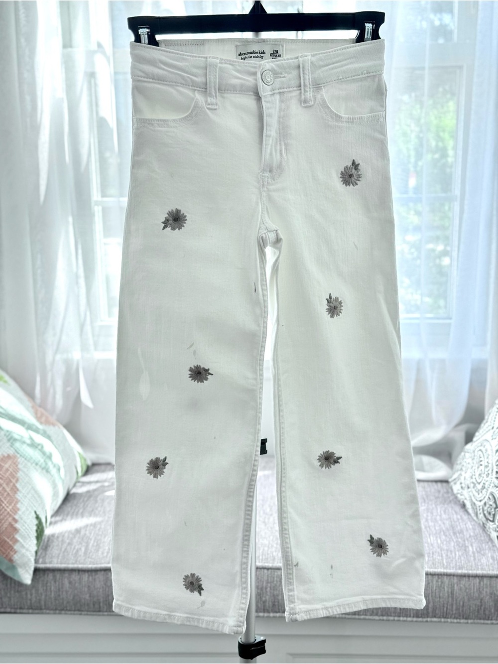 Abercrombie Kids - Girls White Embroidered Daisy Wide-Leg Jeans